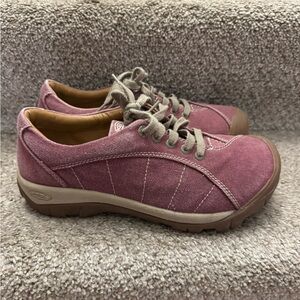 Keen Women's Presidio Canvas shoes in red/plaza taupe Size 10.5